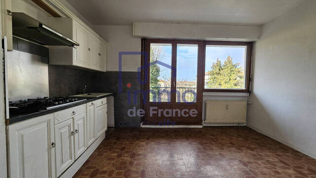 Sale Apartment 5 rooms 107.07 m² Bourgoin-Jallieu 38300