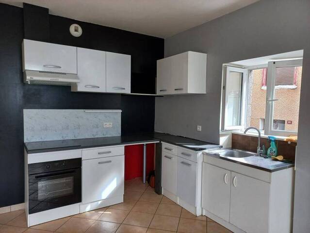 Location Maison 6 pièces 118 m² Haute-Rivoire 69610