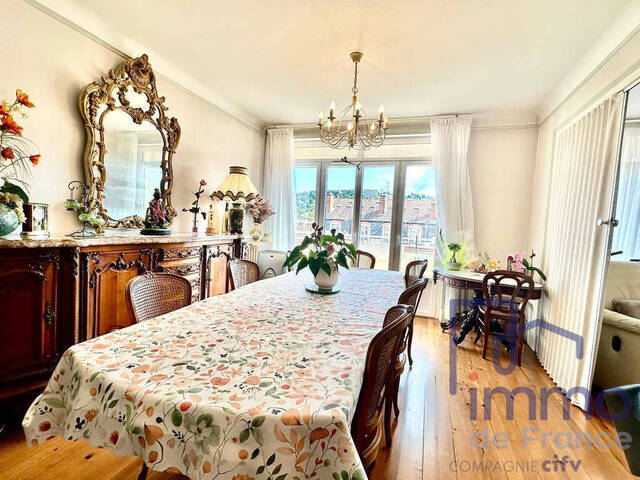Sale Apartment 5 rooms 114 m² Saint-Étienne 42000