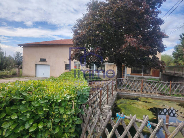 Sale Farmhouse 6 rooms 158 m² Beauvoir-de-Marc 38440