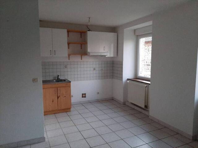 Rent Apartment 2 rooms 39 m² Apinac 42550