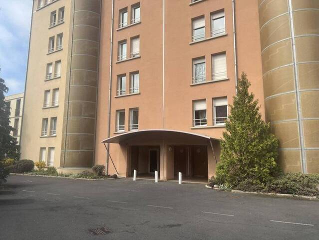 Location Appartement t3 4 pièces 88 m² Le Puy-en-Velay 43000