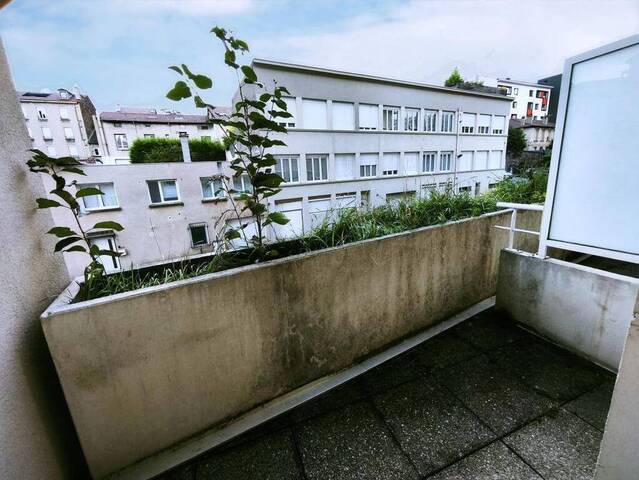 Location Appartement studio 1 pièce 18 m² Saint-Étienne 42000