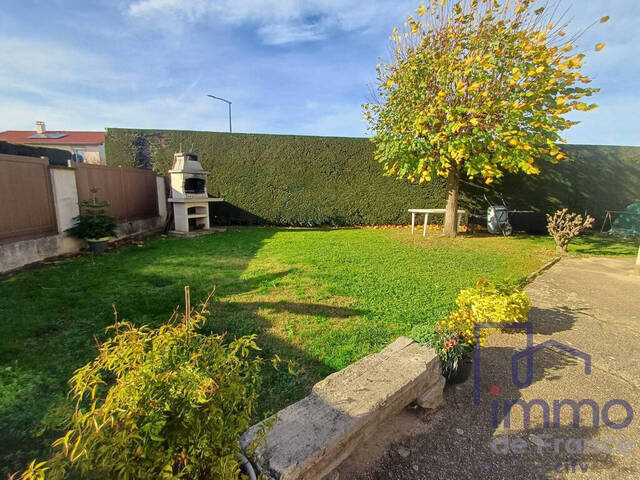 Sale House maison traditionnelle 6 rooms 132 m² Veauchette 42340