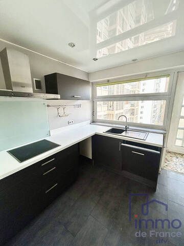 Sale Apartment 4 rooms 102 m² Saint-Étienne 42000