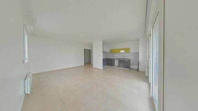 Rent Apartment 4 rooms 83 m² Saint-Priest-en-Jarez 42270