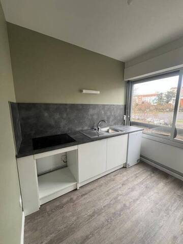 Rent Apartment 1 room 31 m² Le Puy-en-Velay 43000