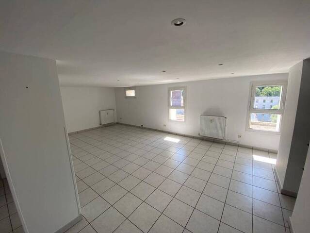 Rent Apartment 2 rooms 55 m² Saint-Étienne 42000 FOURNEYRON