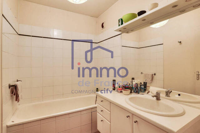 Sale Apartment 1 room 38 m² Lyon 3e Arrondissement 69003