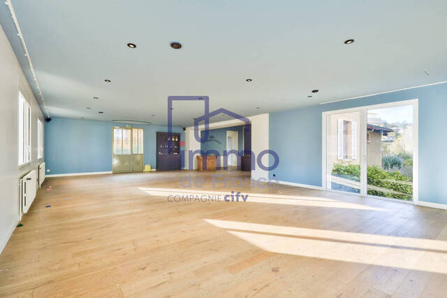 Vente Maison 10 pièces 381.17 m² Lozanne 69380