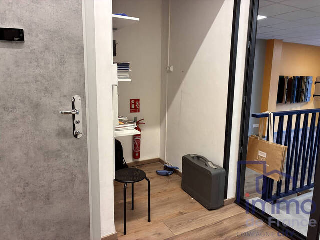 Vente Local commercial 75 m² L' Horme 42152