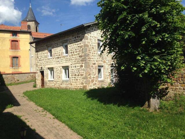 Location Maison individuelle 4 pièces 74 m² Apinac 42550