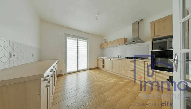 Vente Maison 8 pièces 221.83 m² Roche-la-Molière 42230