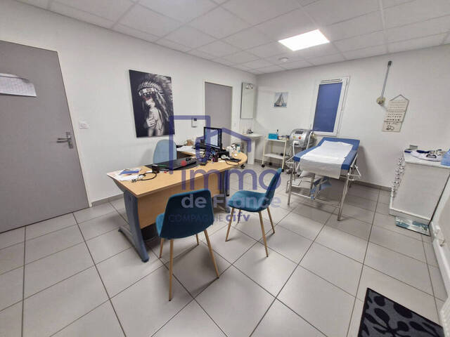 Vente Local professionnel 2 pièces 27 m² Meyrié 38300