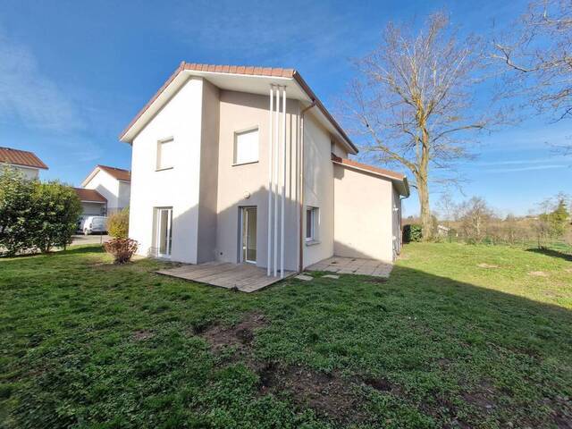 Location Maison 5 pièces 89.2 m² Rochetoirin 38110