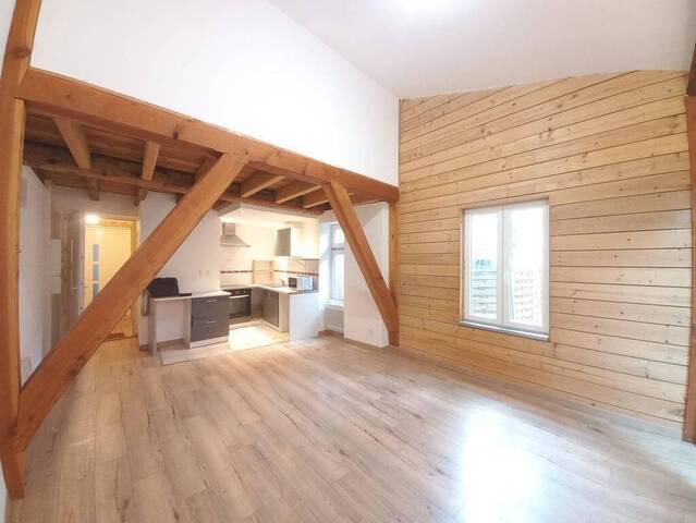 Location Appartement rénové 2 pièces 35 m² Montbrison 42600