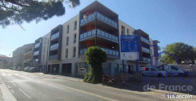 Vente Local commercial 255.2 m² Savigneux 42600