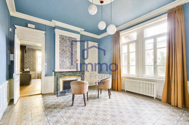 Vente Maison 10 pièces 381.17 m² Lozanne 69380