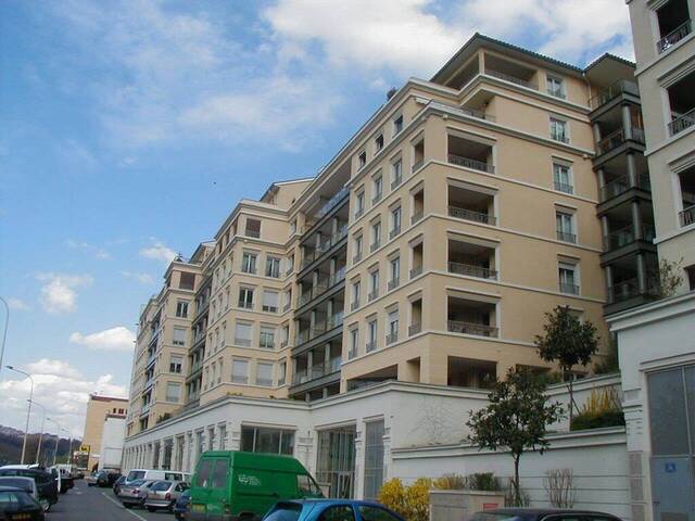 Location Appartement 4 pièces 90 m² Lyon 4e Arrondissement 69004