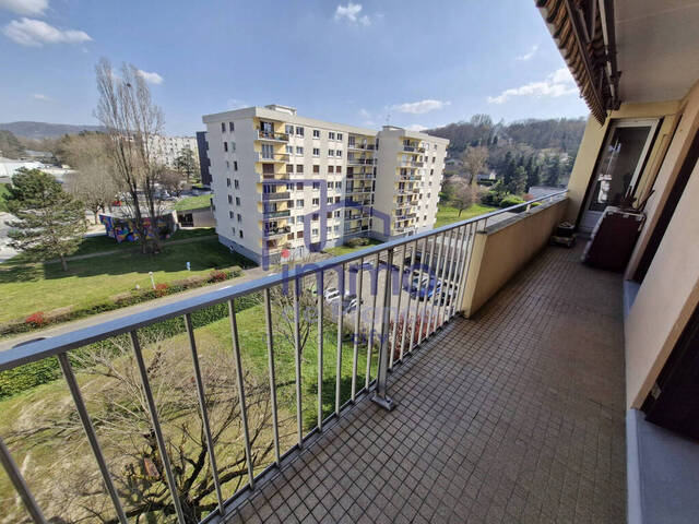 Sale Apartment 4 rooms 103.86 m² Bourgoin-Jallieu 38300