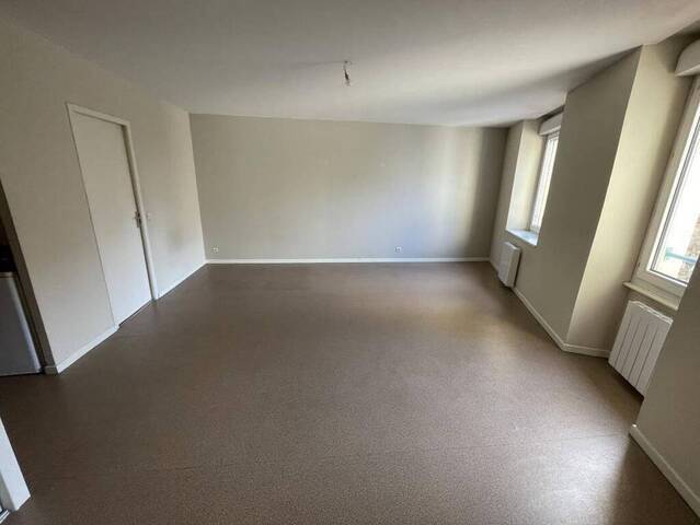 Rent Apartment studio 1 room 36 m² Saint-Étienne 42000 SAINT ROCH - VALBENOITE