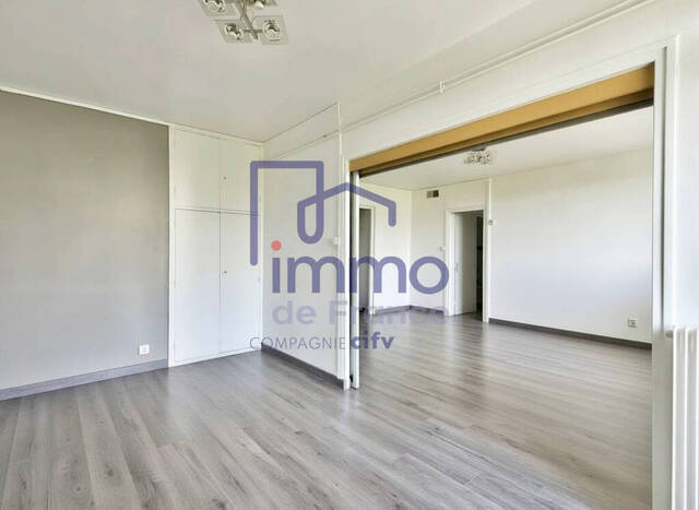 Sale Apartment 4 rooms 78 m² Vénissieux 69200