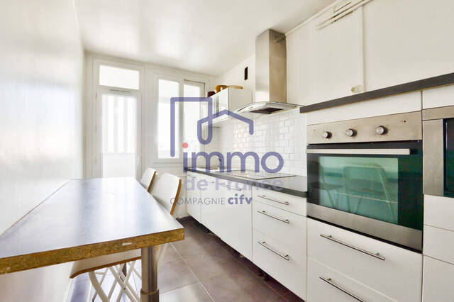 Sale Apartment 4 rooms 78 m² Vénissieux 69200