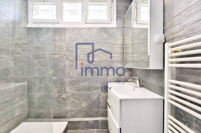 Sale Apartment 4 rooms 78 m² Vénissieux 69200