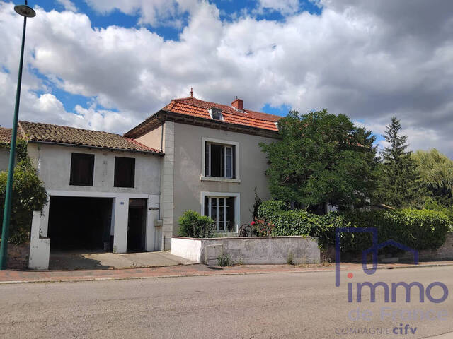 Sale Ancient house 5 rooms 184.8 m² Boen sur lignon 42130
