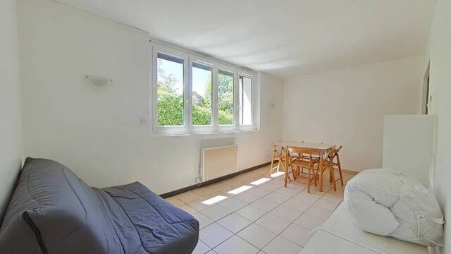 Rent Apartment studio 1 room 27 m² Saint-Étienne 42000 LA METARE