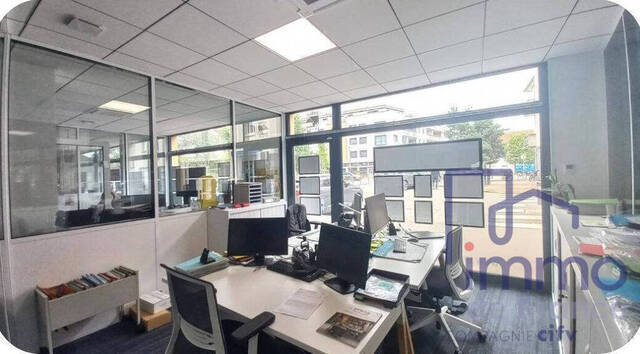 Sale Professional premises bureau 209 m² Veauche 42340