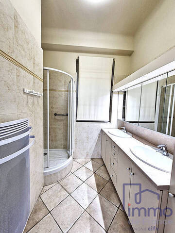 Sale Apartment 6 rooms 126 m² Saint-Étienne 42000