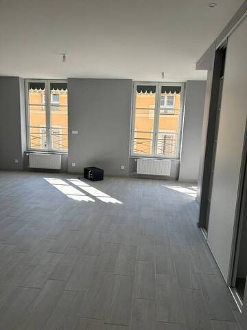Location Appartement 2 pièces 64 m² Lyon 1er Arrondissement 69001