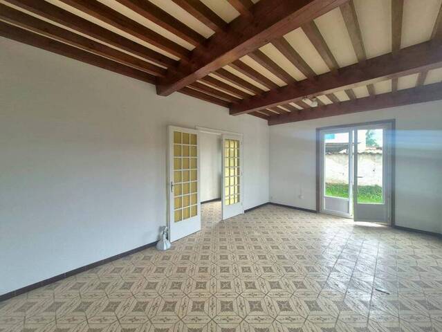 Rent Detached house 6 rooms 105 m² Bellegarde-en-Forez 42210