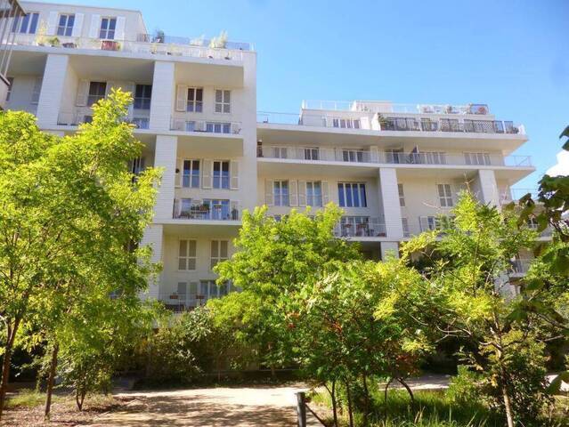Rent Apartment studio 1 room 32 m² Lyon 8e Arrondissement 69008 LYON 8