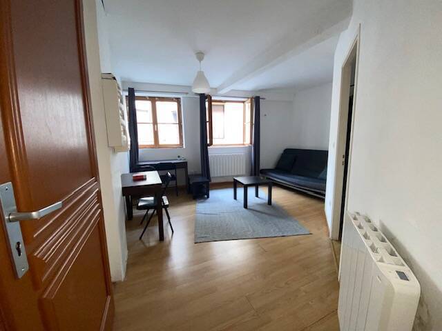 Rent Apartment 2 rooms 33 m² Saint-Étienne 42000 HYPER CENTRE