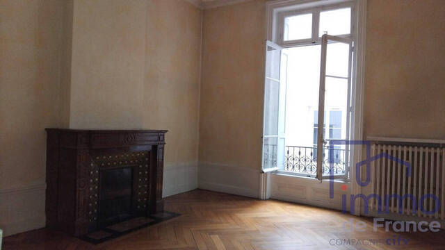 Vente Appartement 4 pièces 111 m² Saint-Étienne 42000
