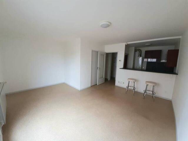 Rent Apartment 1 room 31 m² Montbrison 42600