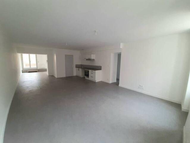 Rent Apartment 3 rooms 81 m² Montbrison 42600 Centre ville