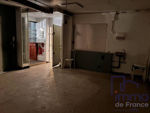 Sale Professional premises commercial premises 67 m² Saint-Étienne 42000