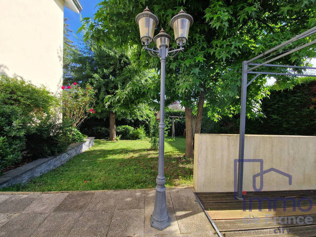 Sale House 7 rooms 180 m² Saint-Cyprien 42160