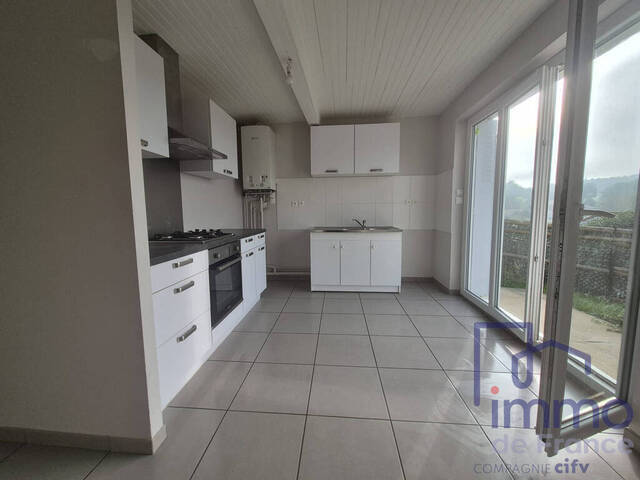 Sale Ancient house 6 rooms 100 m² Chambœuf 42330