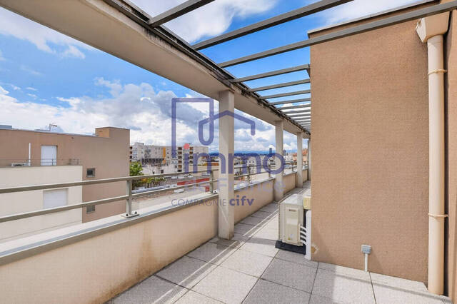 Sale Apartment 4 rooms 87.75 m² Villeurbanne 69100