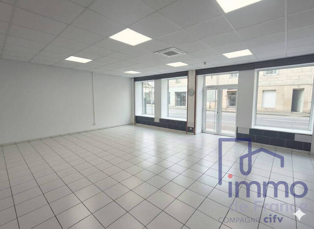 Sale Professional premises commercial premises 90 m² Le Chambon-Feugerolles 42500