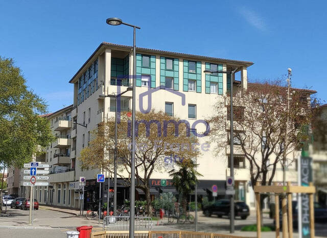 Sale Apartment 3 rooms 72.35 m² Pierre-Bénite 69310
