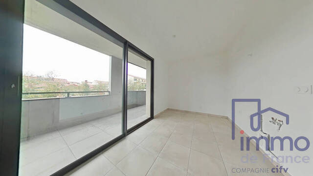 Sale Apartment 3 rooms 65 m² Saint-Genest-Lerpt 42530