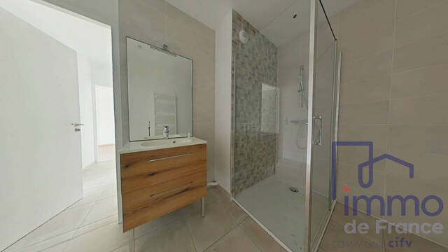 Sale Apartment 3 rooms 65 m² Saint-Genest-Lerpt 42530