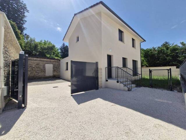 Rent Detached house 4 rooms 119 m² Montceau 38300