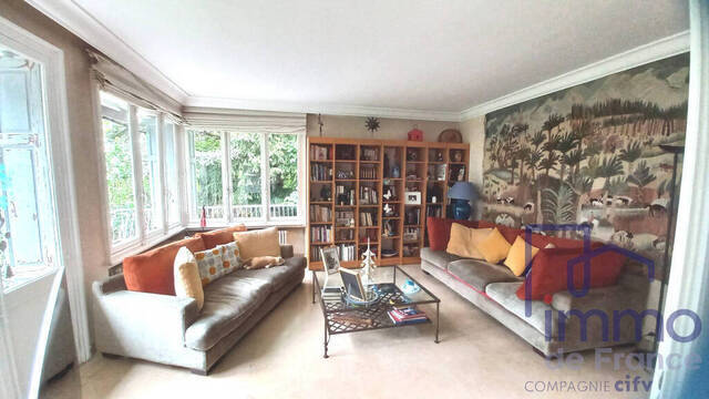 Vente Maison traditionnelle 8 pièces 216 m² Saint-Priest-en-Jarez 42270
