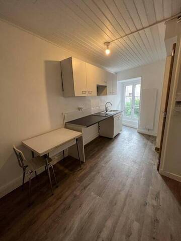 Location Appartement studio 1 pièce 22 m² Le Puy-en-Velay 43000